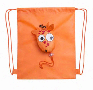 Mochila naranja de cuerdas kissa con figura de jirafa